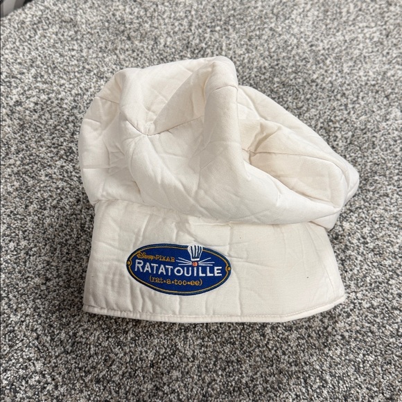 Disney hat - Picture 2 of 4